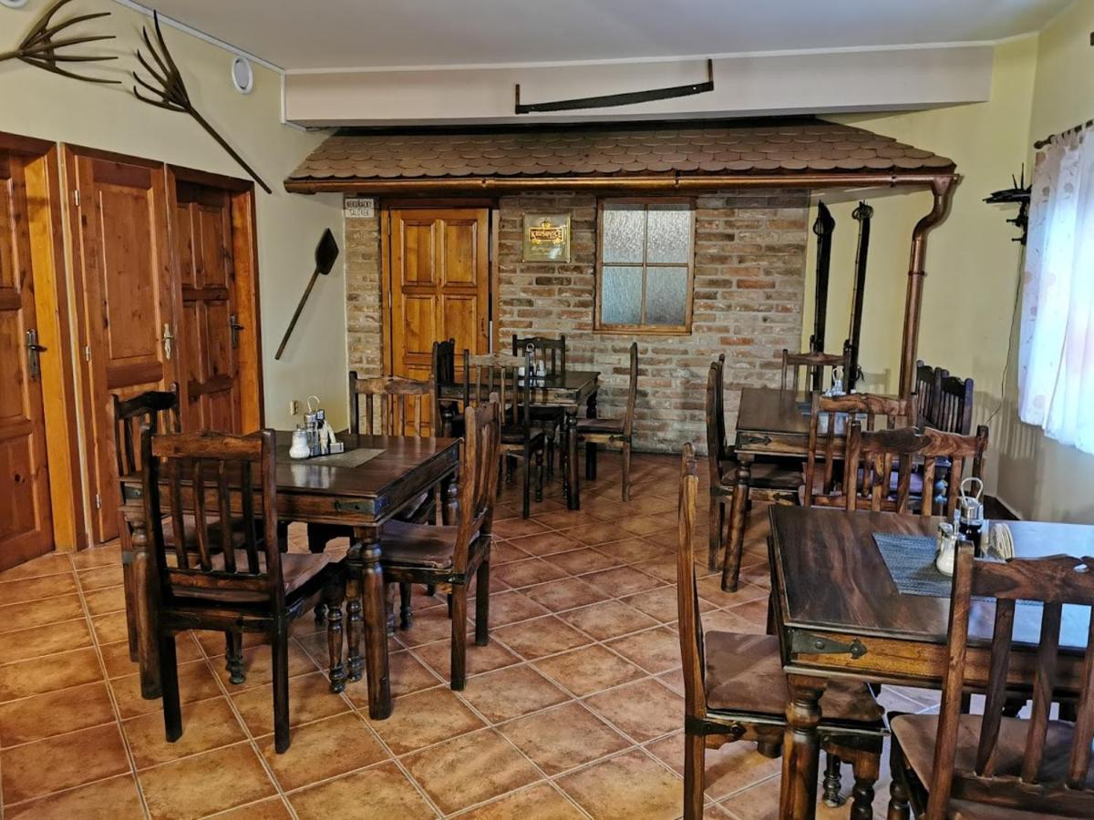 Restaurace A Penzion U Jessyho Perna Exterior photo